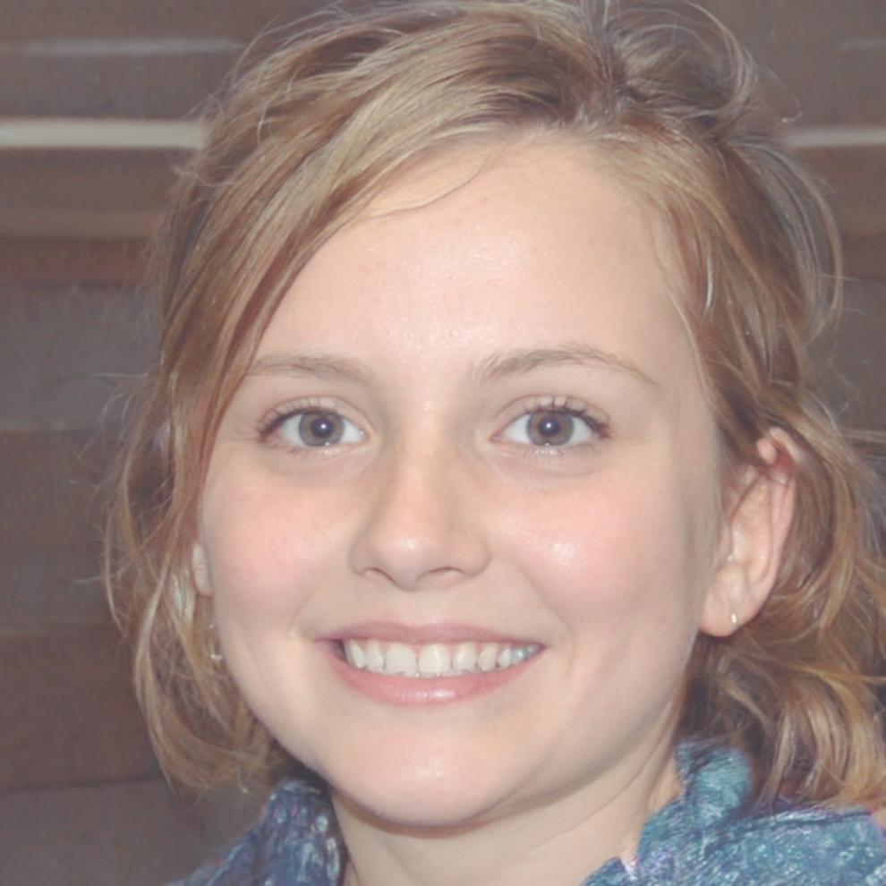 Retrato profesional de Esperanza Villalobos, experta en arquitectura de sistemas